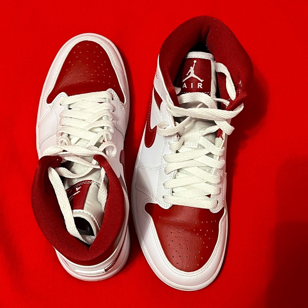 WMNS AIR JORDAN 1 MID